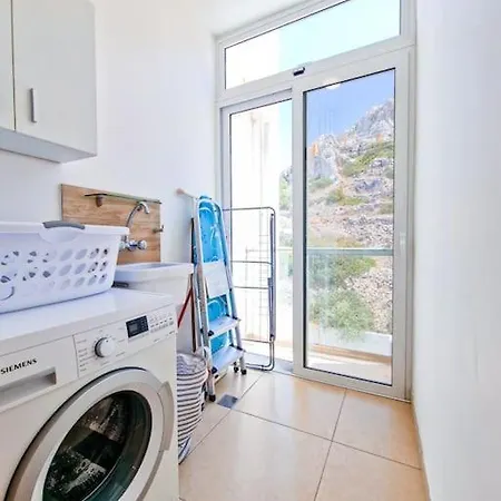 Joyful - Modern 2 Bedroom شقة *