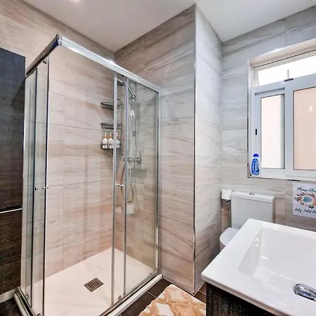 Joyful - Modern 2 Bedroom